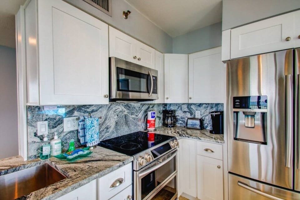 A kitchen so nice, you might forget you’re on vacation.