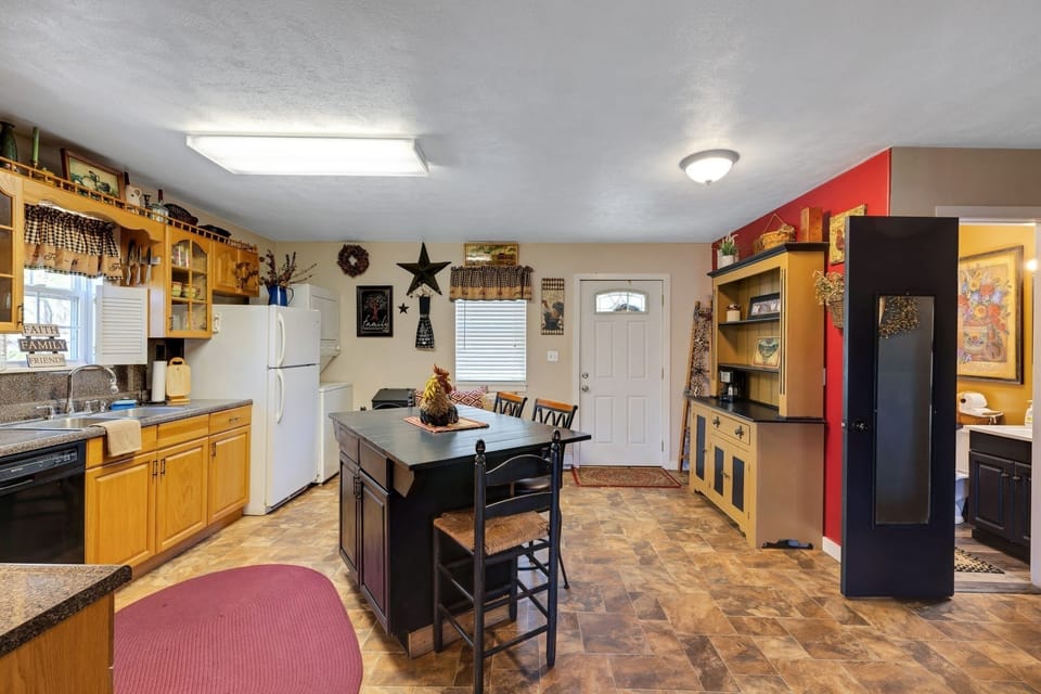 Indoors, Kitchen, Home Decor, Refrigerator, Lamp