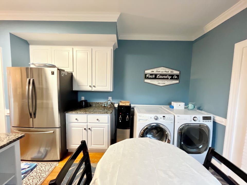 Large refrigerator
Washer/Dryer