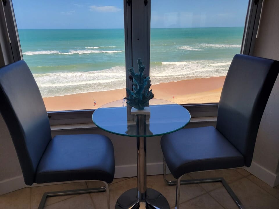 YOUR "TABLE FOR 2" OVERLOOKING OCEAN