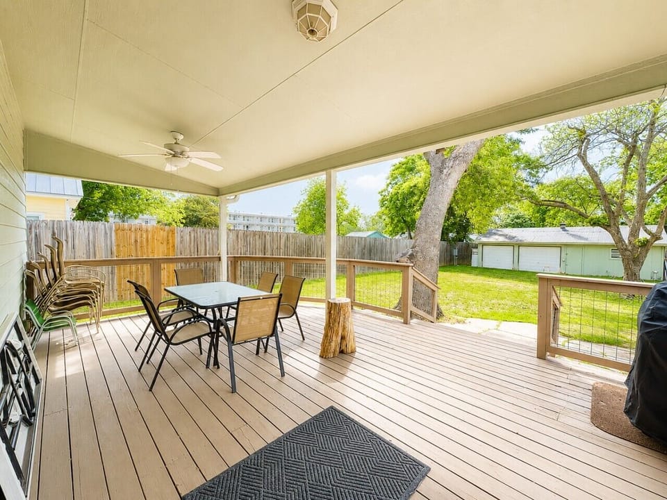 454 8NM Bath Patio
