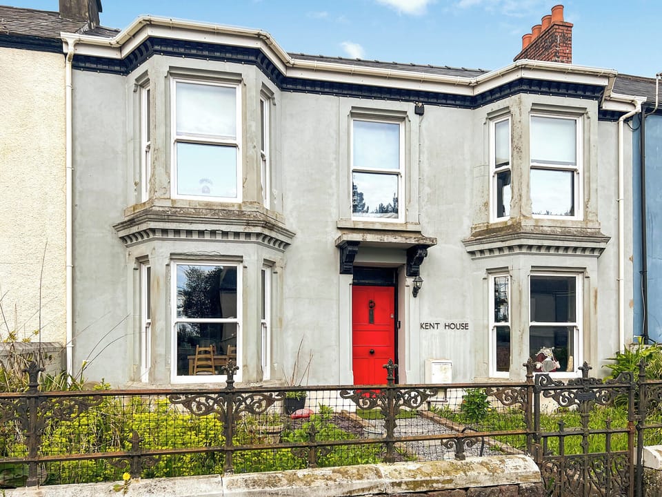 Exterior | Kent House, Carmarthen