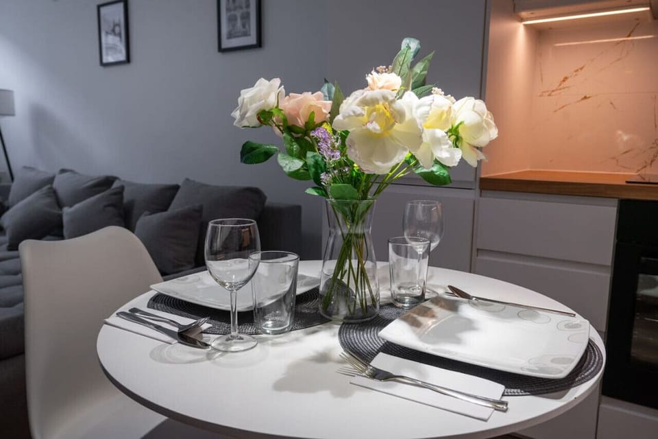 Dining Area | Book Now with RENTUJEMY