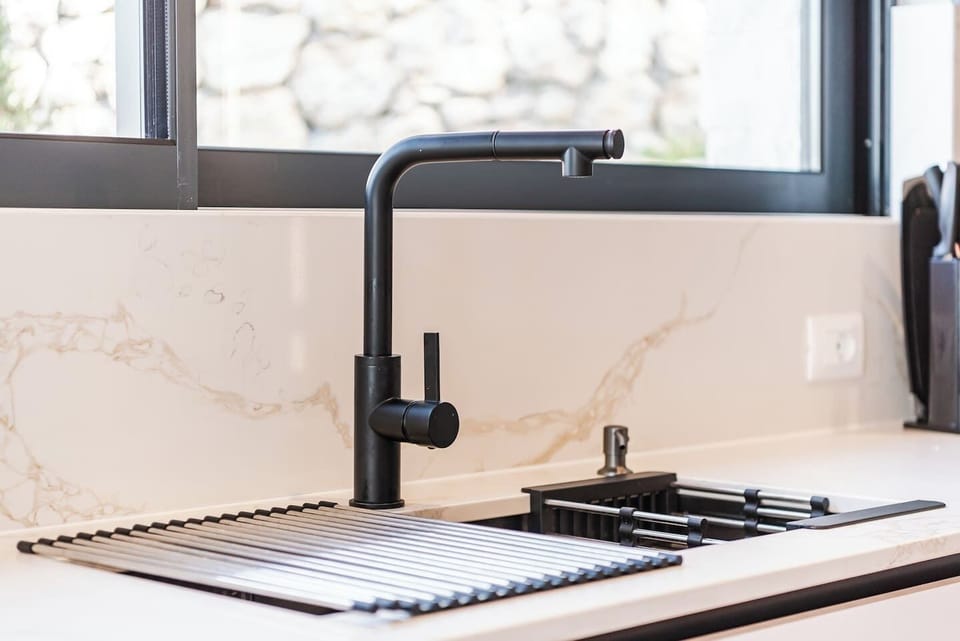 Fully-equipped kitchen details (Ground floor)