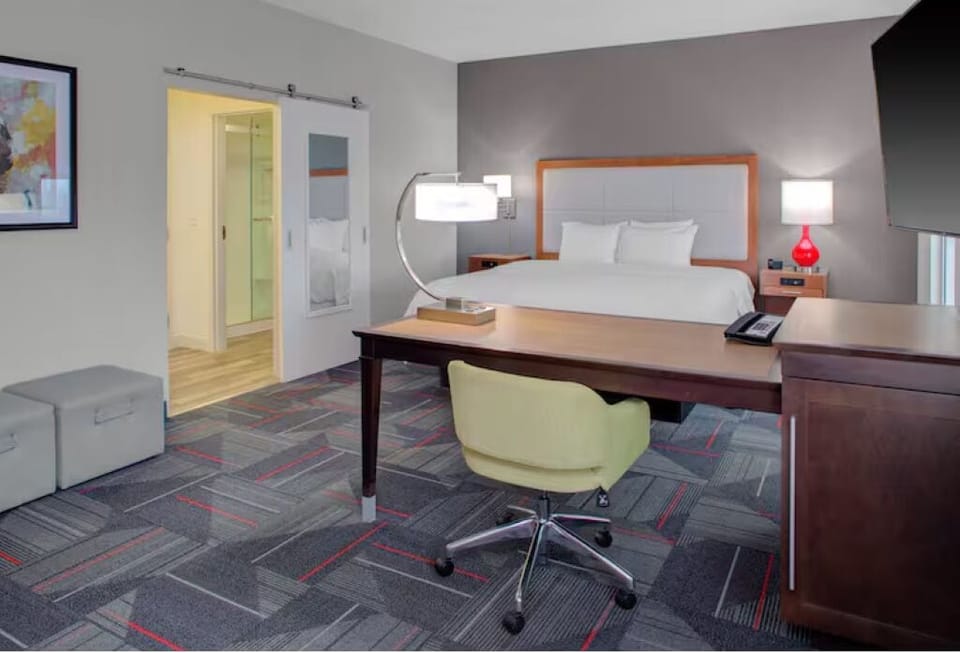 Unit with comfortable bed