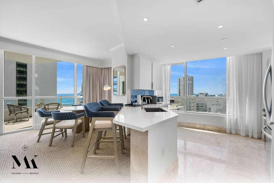 "Why stay at the overpriced FB when you can stay here! Amazing views, comfortable and spacious with the same amenities. We were thrilled with our stay." - Caroline H.