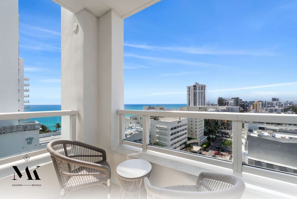 "One of the top views in whole hotel with great amenities" - Ruben D.