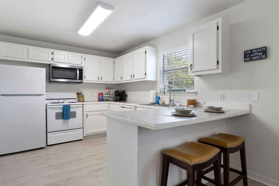 Kitchen filled with all your basic cooking needs!