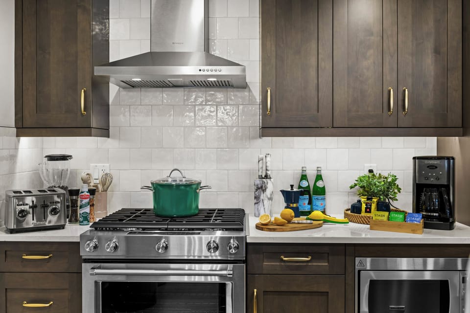 Well-stocked kitchen | Basic cooking supplies | Small appliance selection