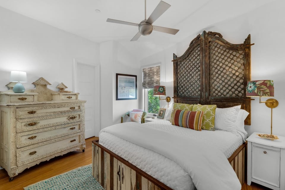 Second Floor Queen Bedroom