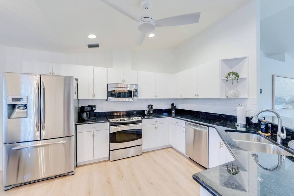 Kitchen (1)