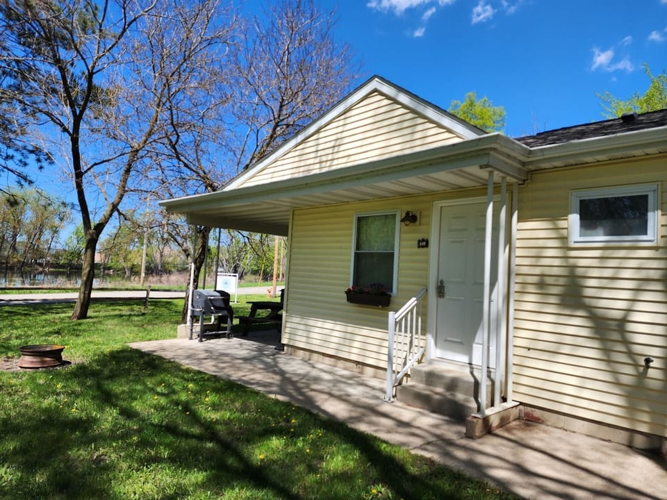 Cottage at Lake Road Campground