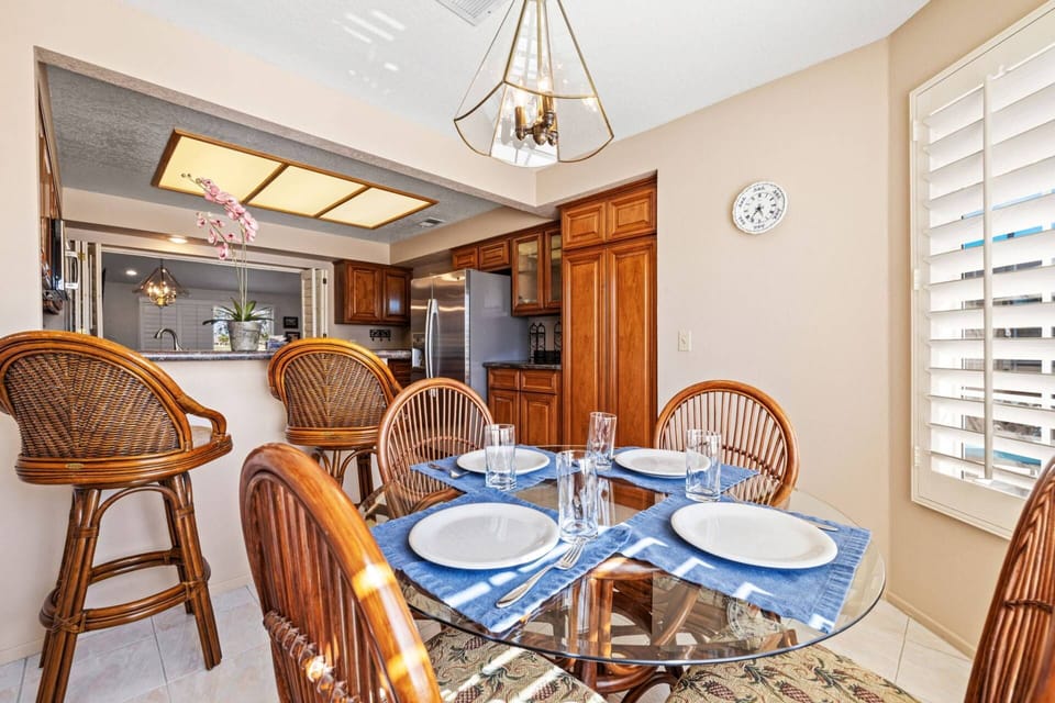 Breakfast Table for Four