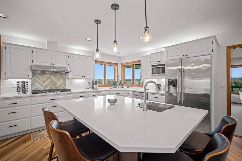 "There was so much room to comfortably spread out. The house was well stocked with tons of kitchen appliances and dishes."  - Deborah