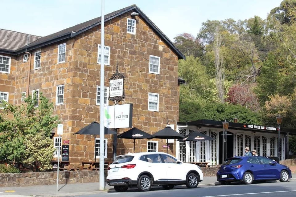 Kings Bridge Bar and Restaurant, next door