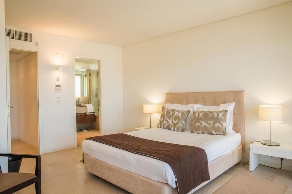 Unit with Queen bed
