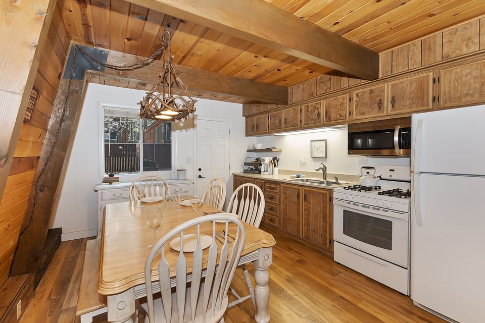 Dining & Kitchen