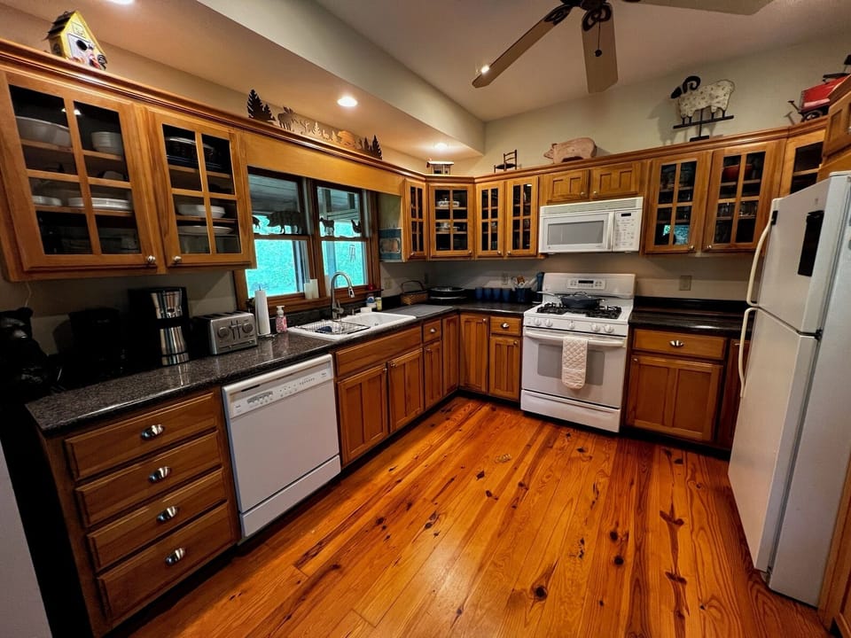 Full well stocked kitchen