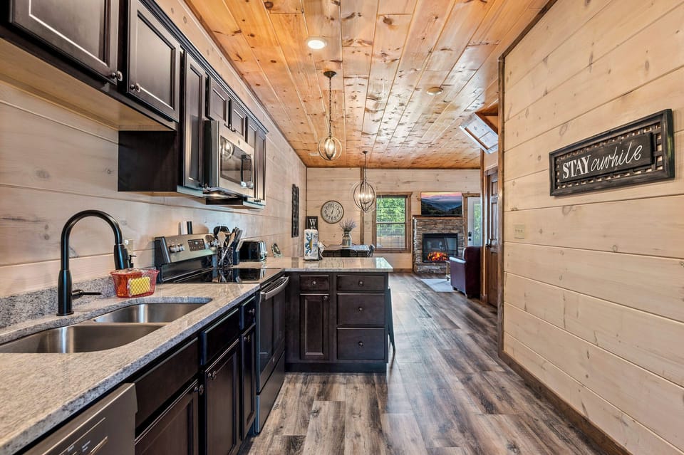 Bear Family Cabin's fully equipped kitchen