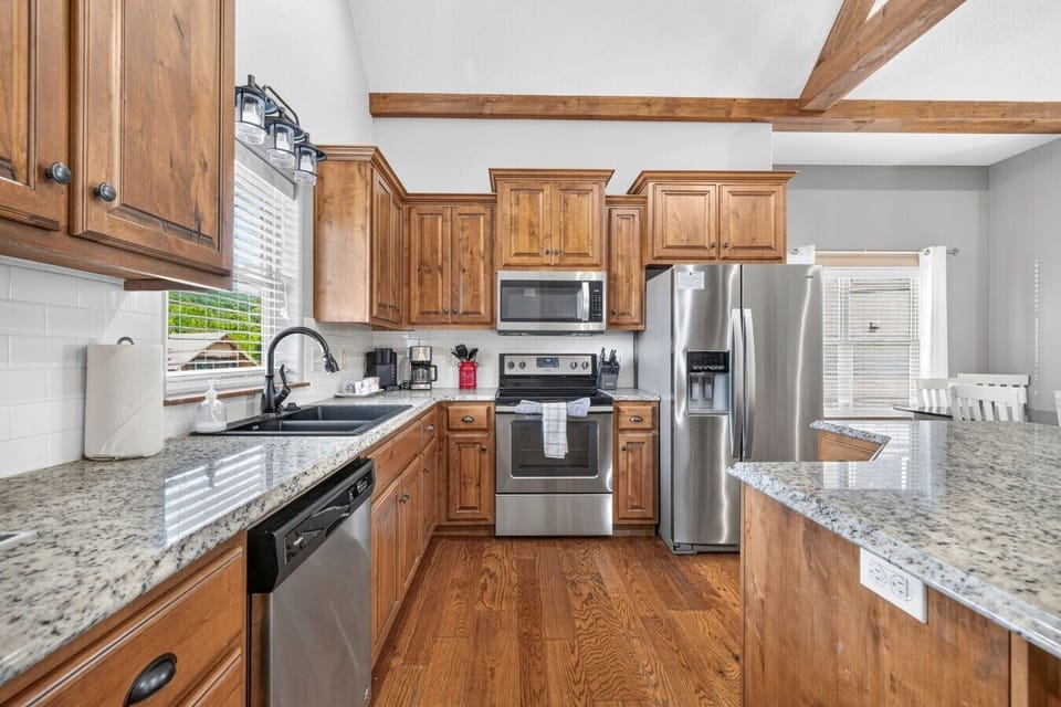 Utilize the fully equipped kitchen for family meals!