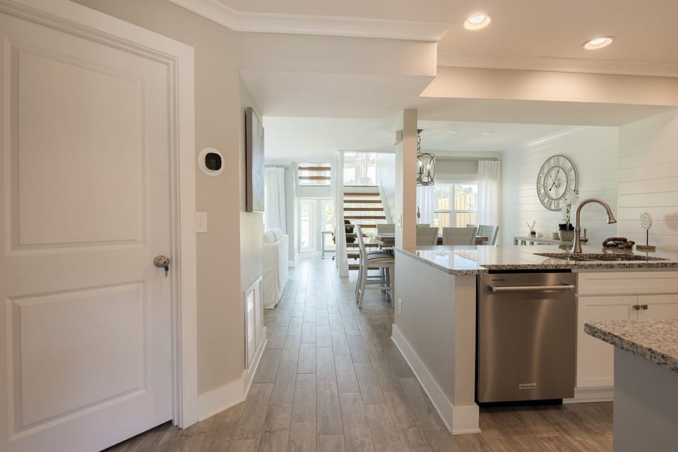 Foyer into kitchen area