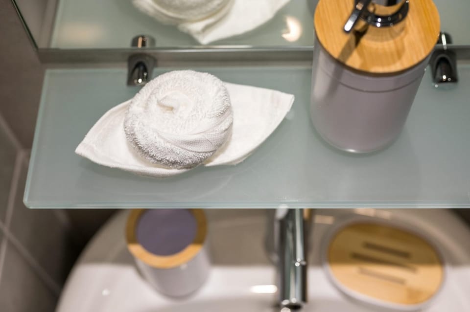 Bathroom amenities