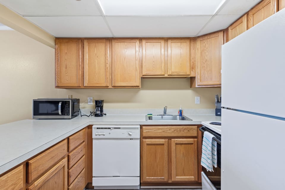 Kitchen (2)