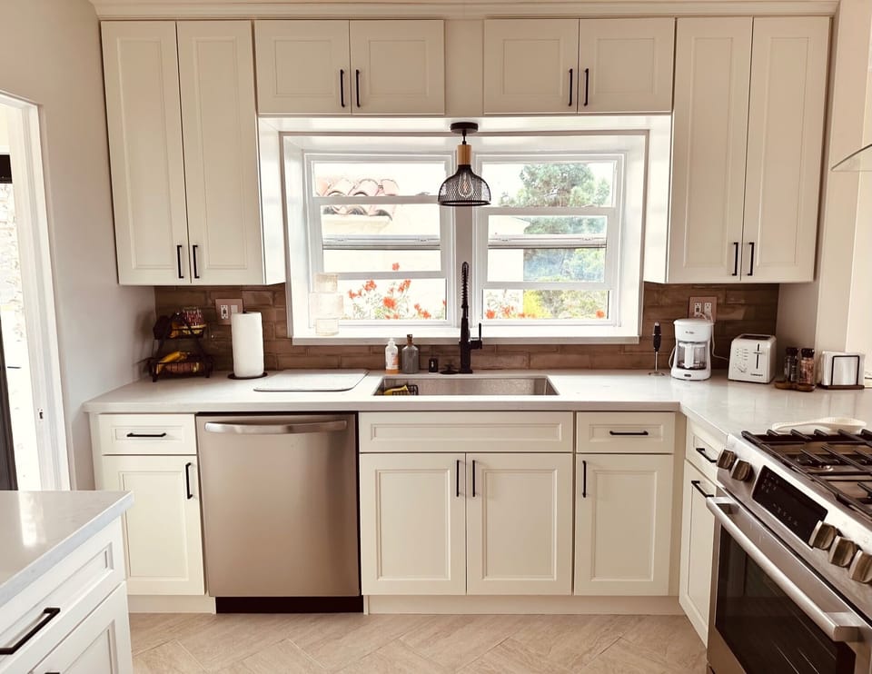 Kitchen (renovated in 2023)