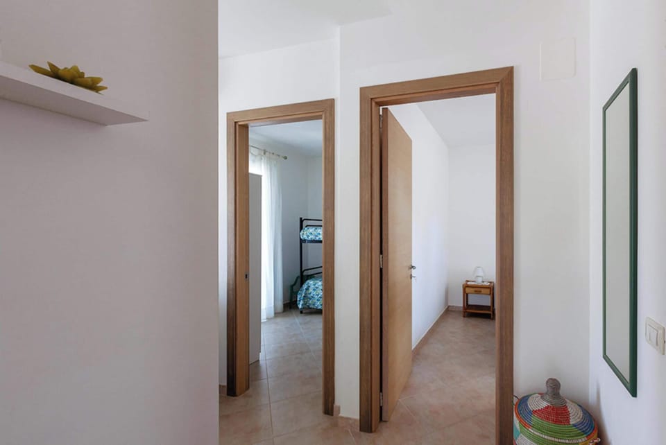 Common area (corridors, hall)