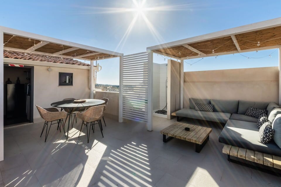 Balcony / Terrace / Patio
