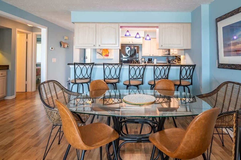 Beautiful new LVP flooring throughout