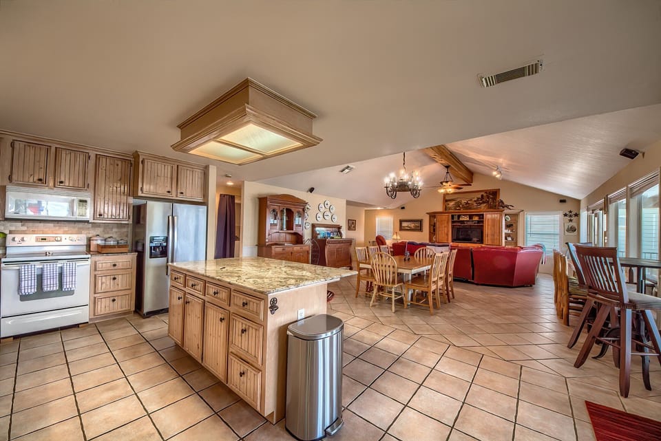 Fully Equipped kitchen with all your essentials!