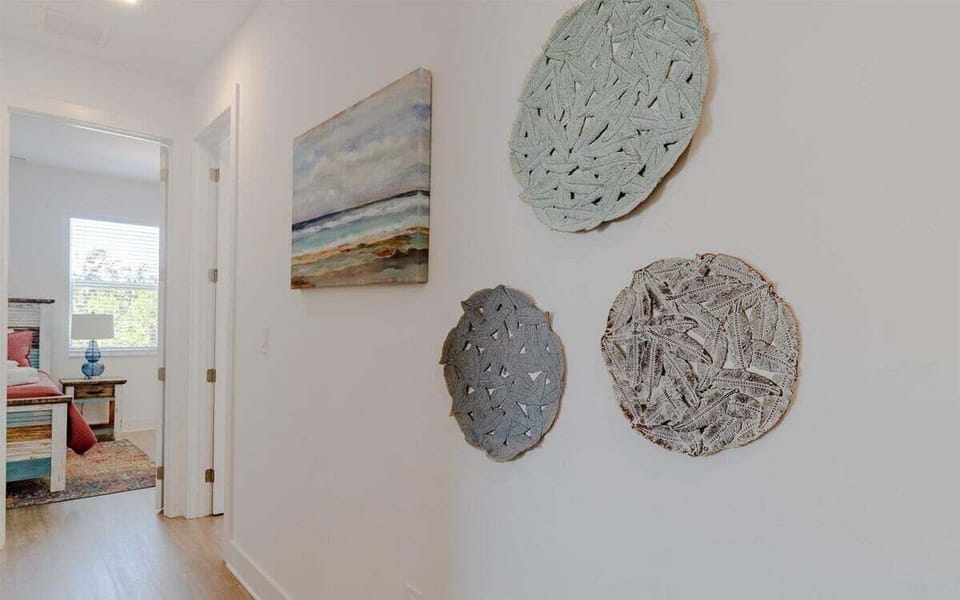 Hallway to Queen and twin bedrooms.