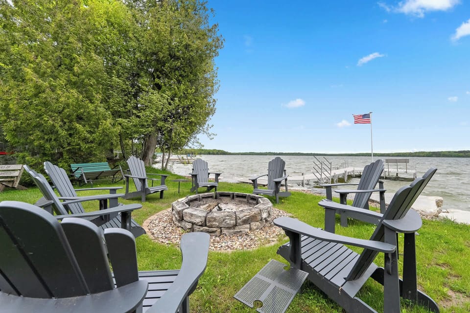 Shared Fire pit. Great for groups and reunions.
