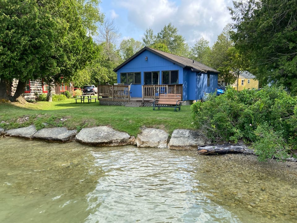 Welcome to Lakeside Cabin, part of Sunset Shores Resort!