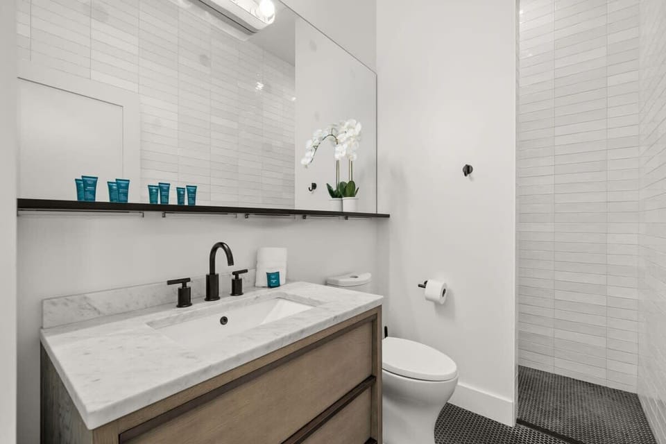 King Bedroom En-Suite Bathroom with Walk-In Shower