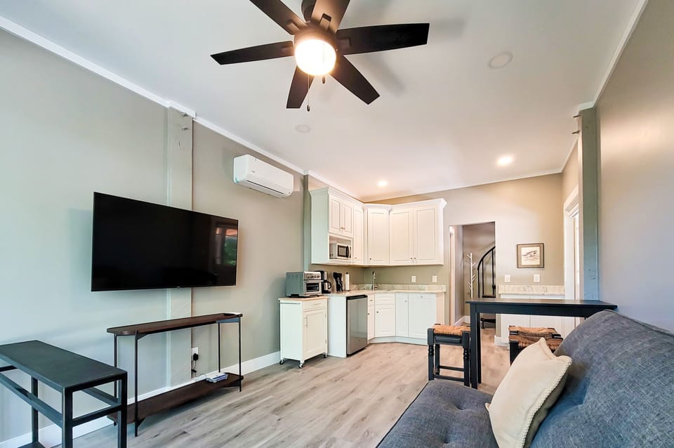 Living Room/Kitchen -19