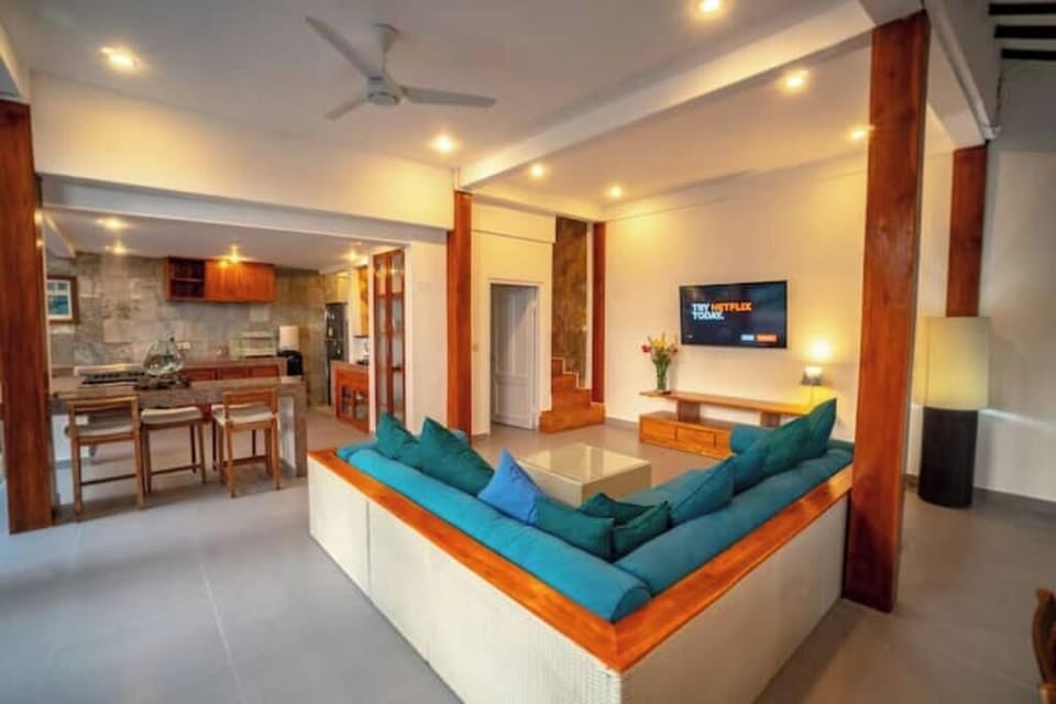 Living room & kitchen