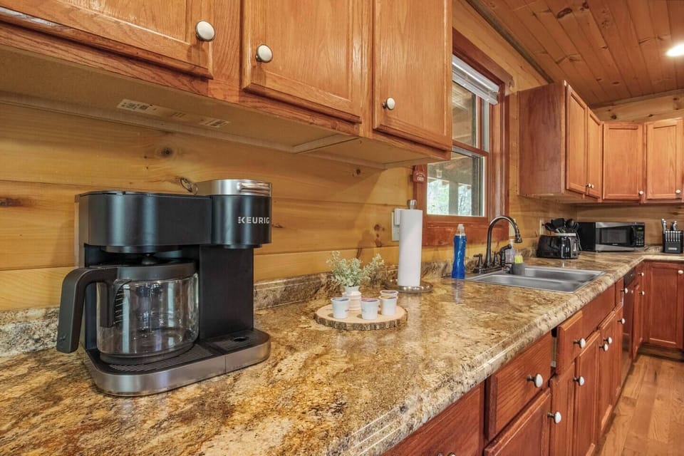 Coffee maker for K Cups or regular ground coffee
