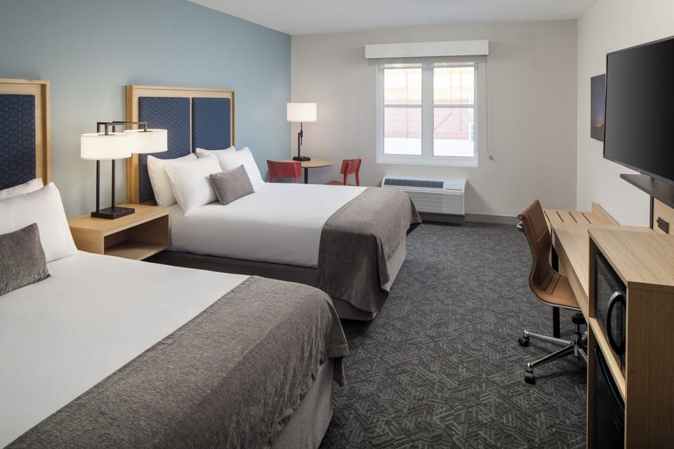 Unit with 2 Queen beds