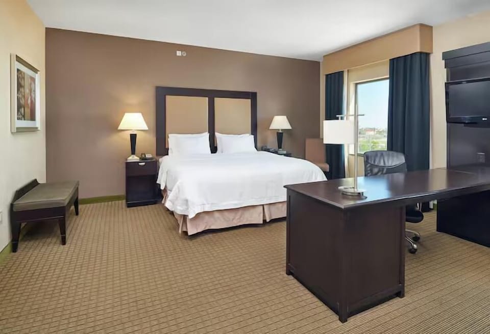 Unit with 1 King bed