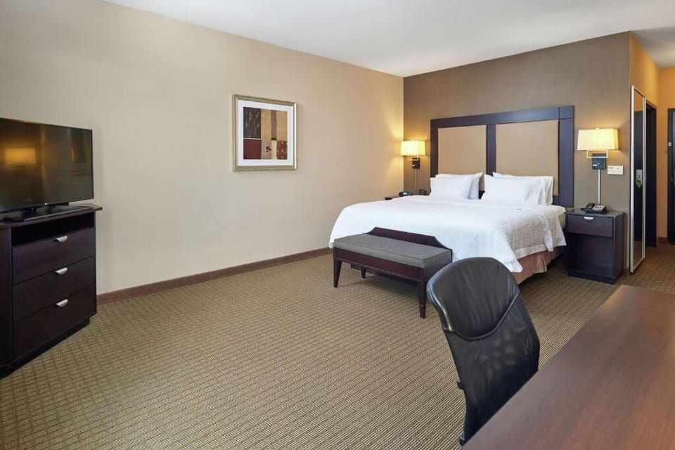 Unit with 1 King bed
