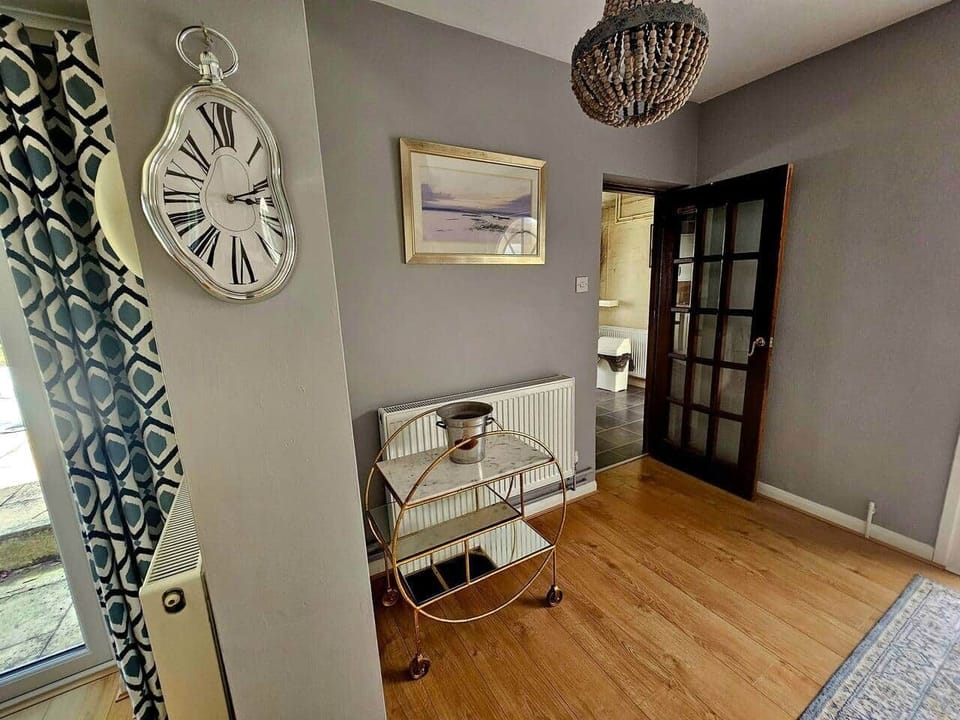 The dining area comes with additonal catering facilities.