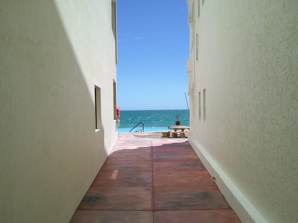 Hallway to Pool.Spa