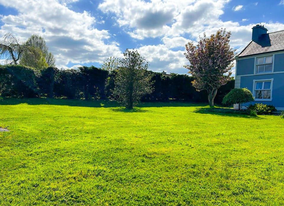Garden Lisheenbawn Farranfore Farmhouse Co. Kerry - Farmhouse available Co. Kerry Ireland