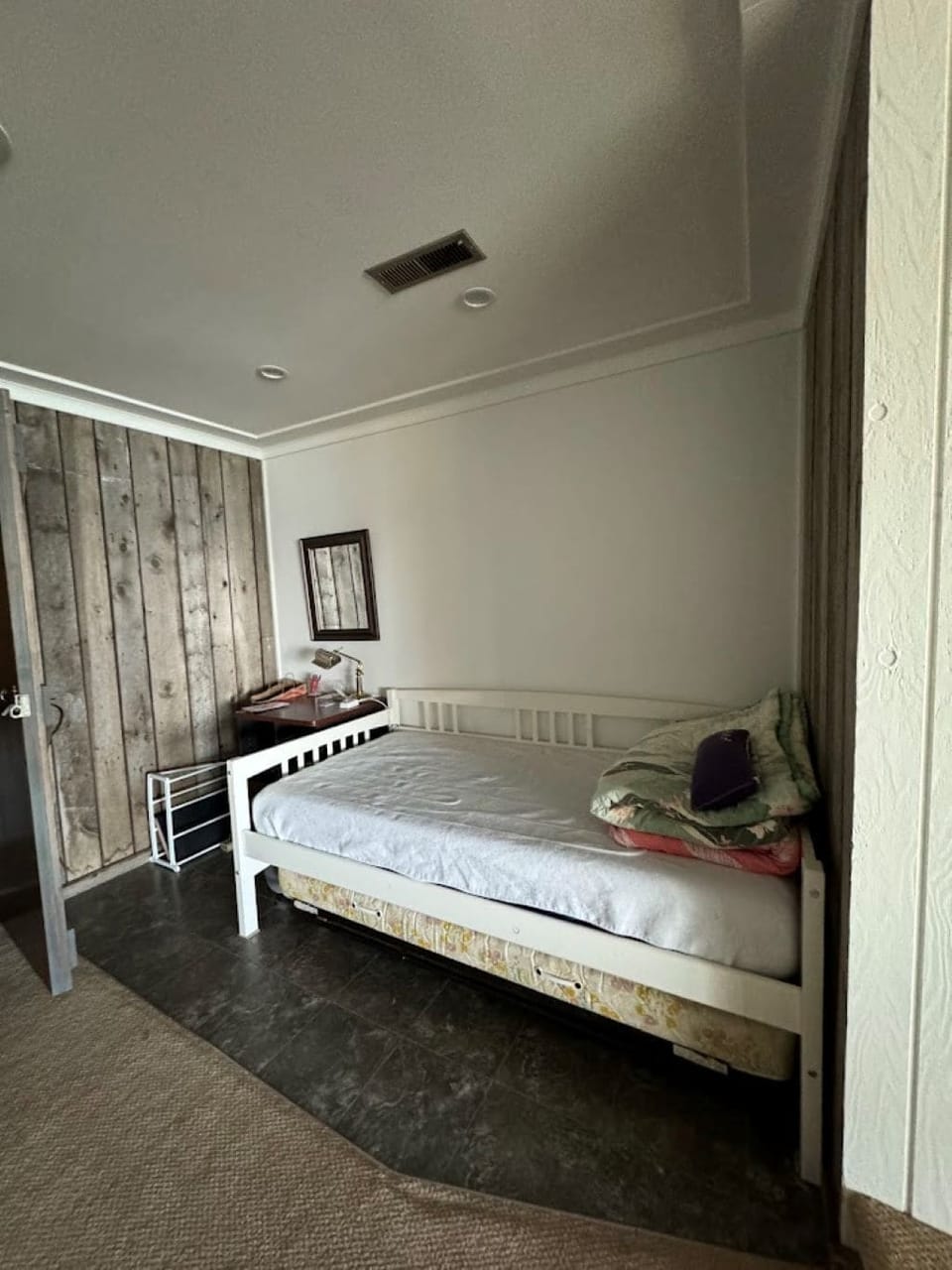 Twin Day bed with trundle bed 