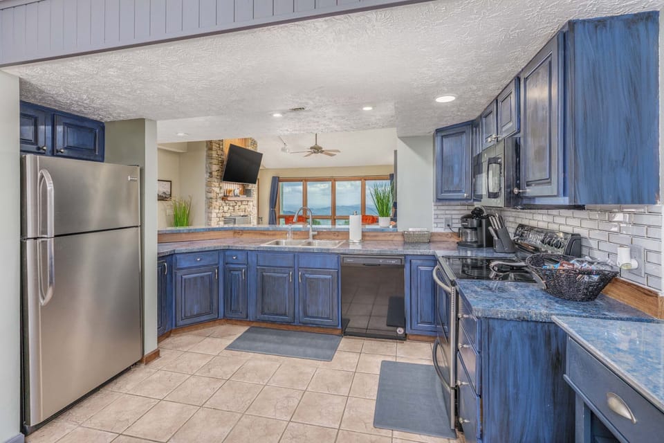Breathtaking views from your kitchen!!