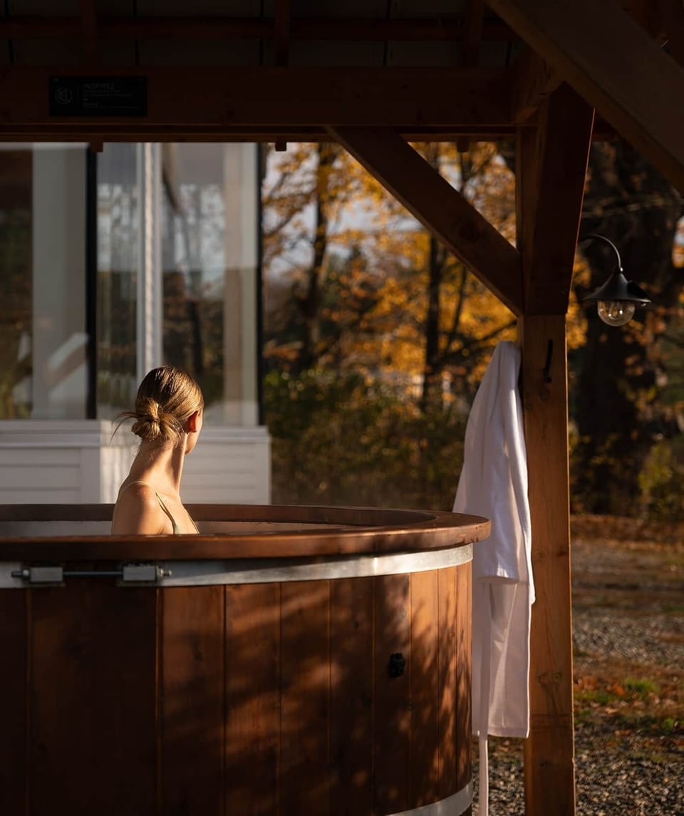 Bains thermaux accessibles gratuitement — Pavillon l'Espace temps-L1140405