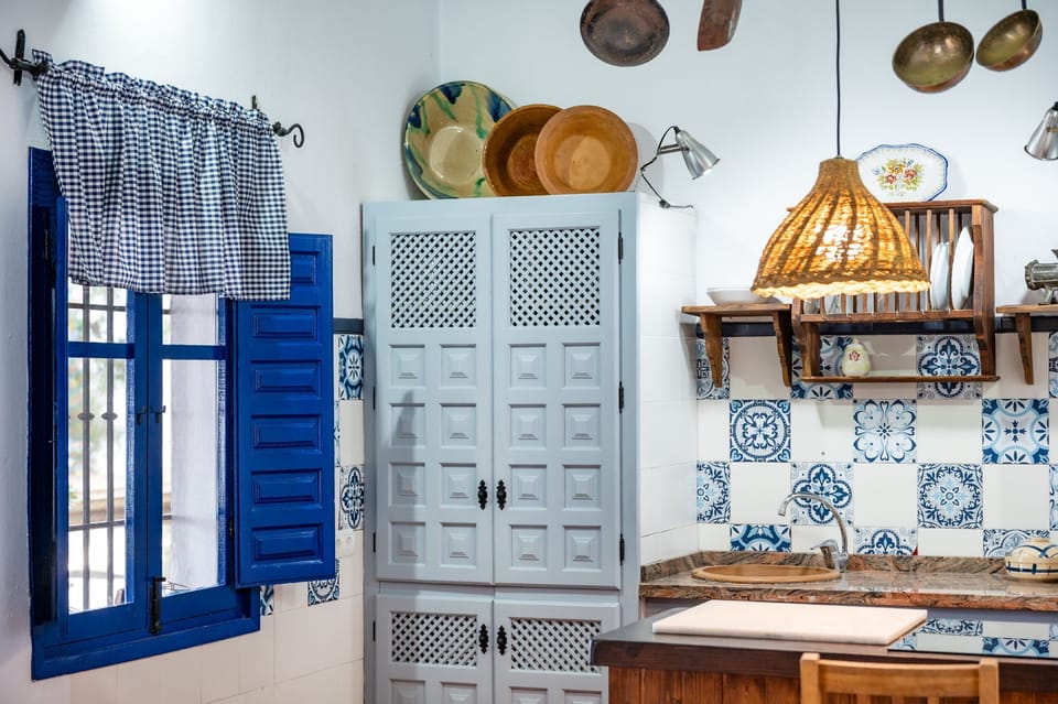 Beautiful and traditional %2D kitchen
