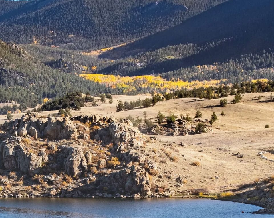 Tarryall reservoir is a 20 minute drive from the cabin. 